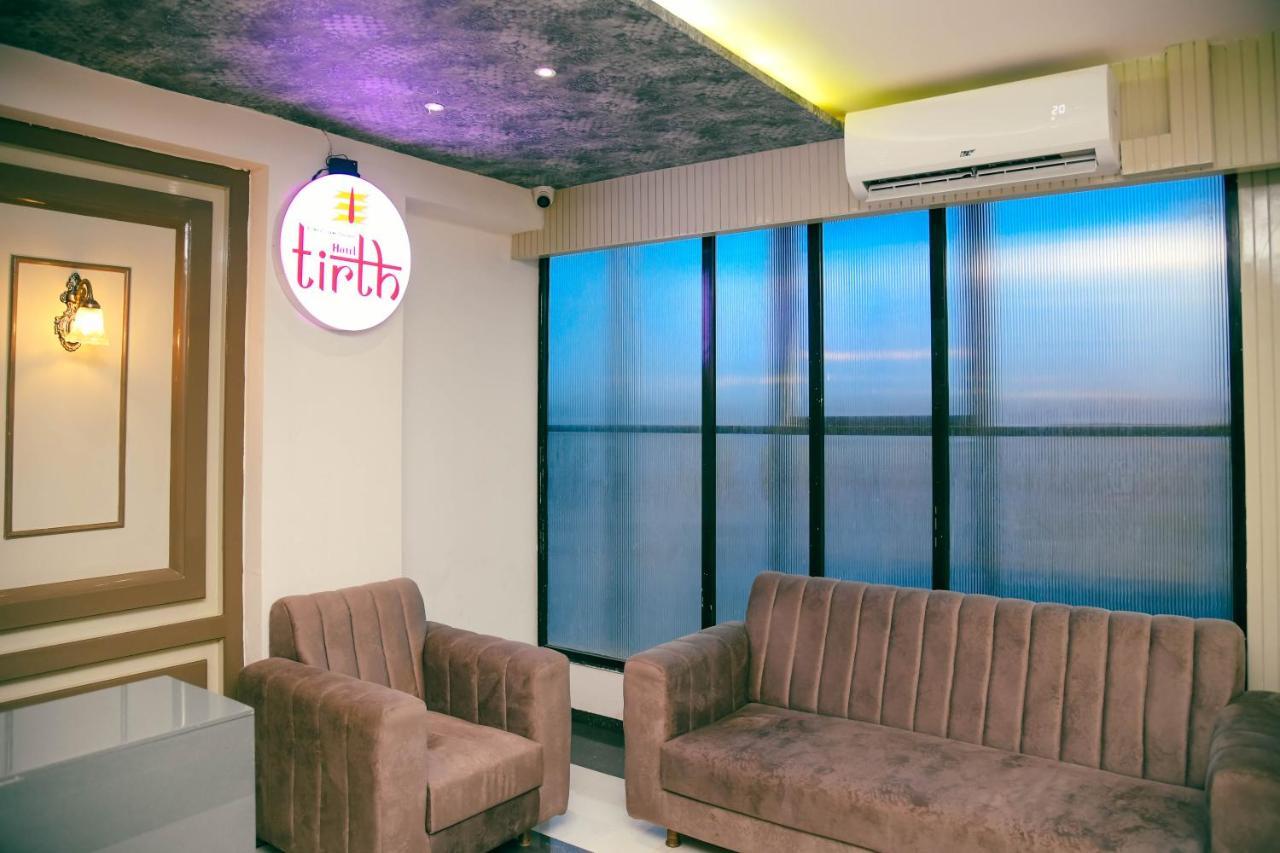 Hotel Tirth By Sonu'S 乌贾因 外观 照片