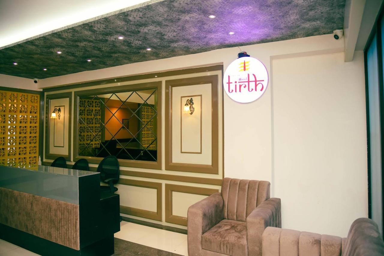 Hotel Tirth By Sonu'S 乌贾因 外观 照片